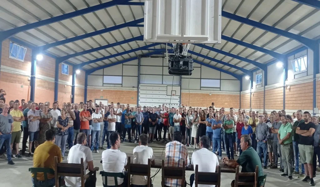 Agricultores de la Manzanilla Cacereña se reunieron en Villanueva de La Sierra