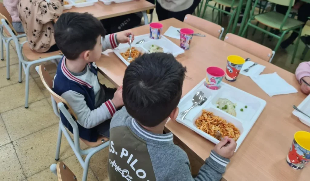En Extremadura las ayudas de comedor y transporte escolar se podrán solicitar a partir del 9 de enero