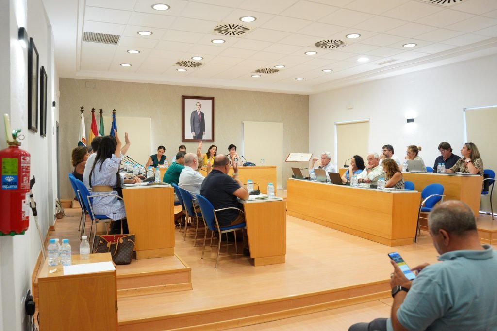 El pleno aprueba mantener el sueldo de la nueva alcaldesa como concejala