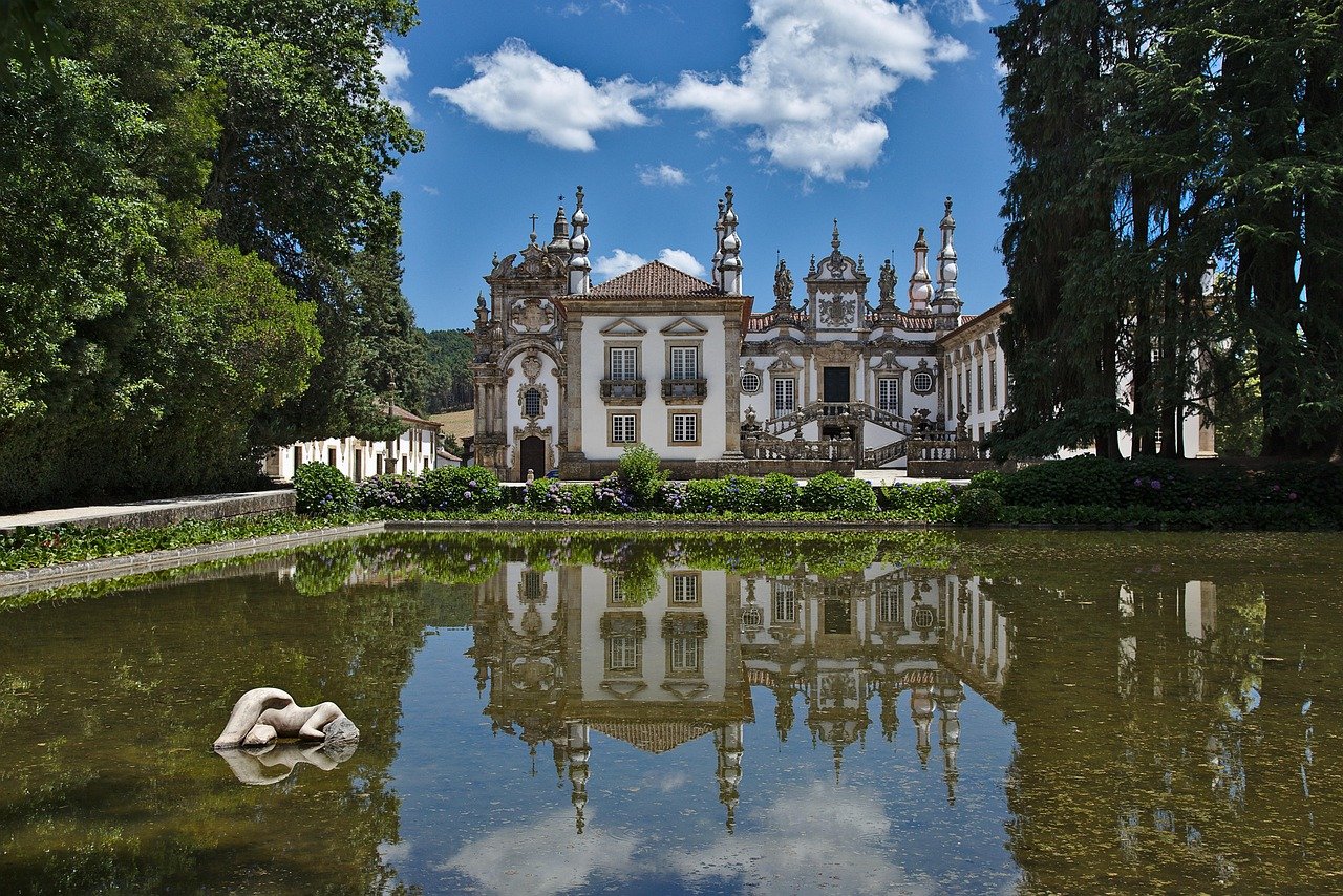Descubre la historia y belleza de la iglesia de los Mártires en Extremadura