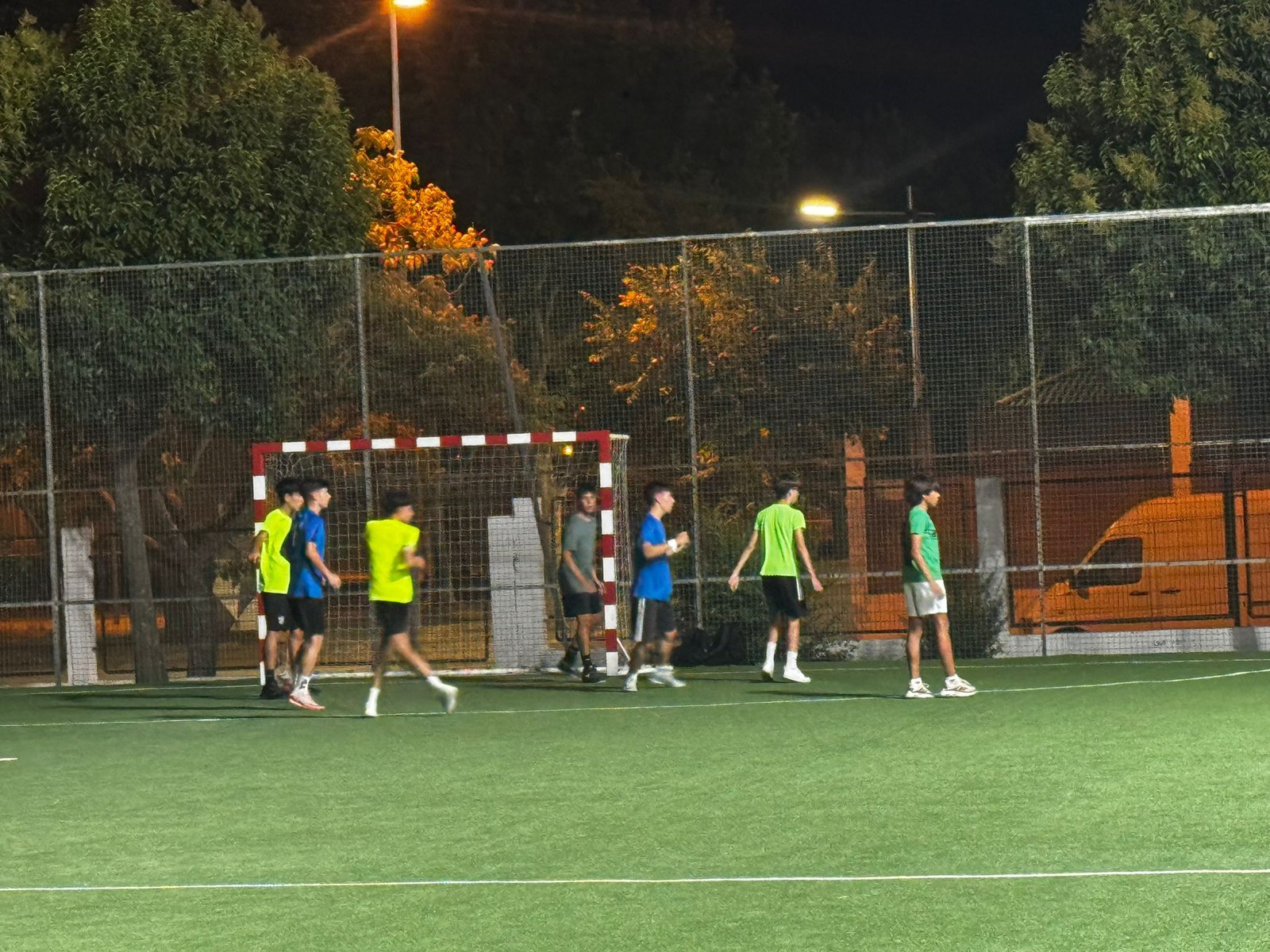 Un total de 12 equipos participan en el II torneo de fútbol nocturno “Pachangueo Night League”