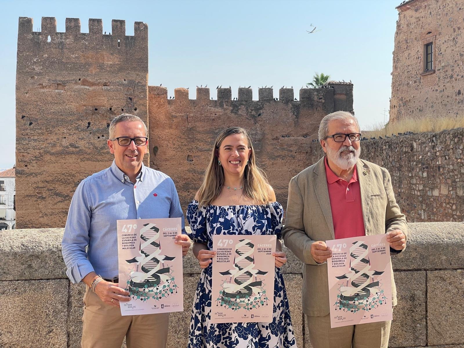 El Ayuntamiento de Cáceres respalda el 47º Congreso de la Sociedad Española de Bioquímica y Biología Molecular, que reunirá a más de 600 investigadores en la ciudad.