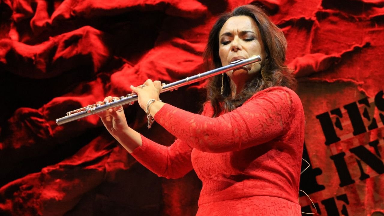 Ostalinda Suárez, finalista en Festival del Cante de las Minas con su flauta flamenco.