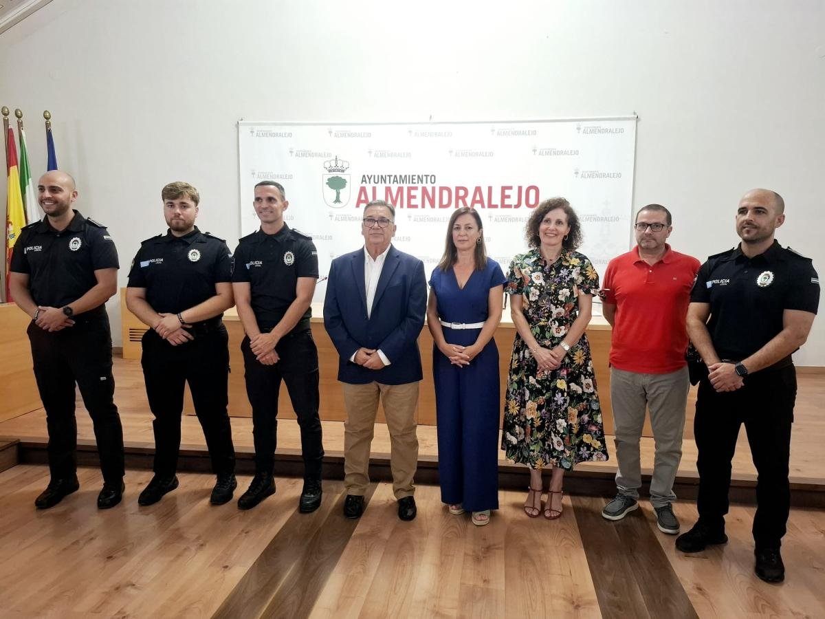 Tres nuevos agentes se suman a la Policía Local de Almendralejo