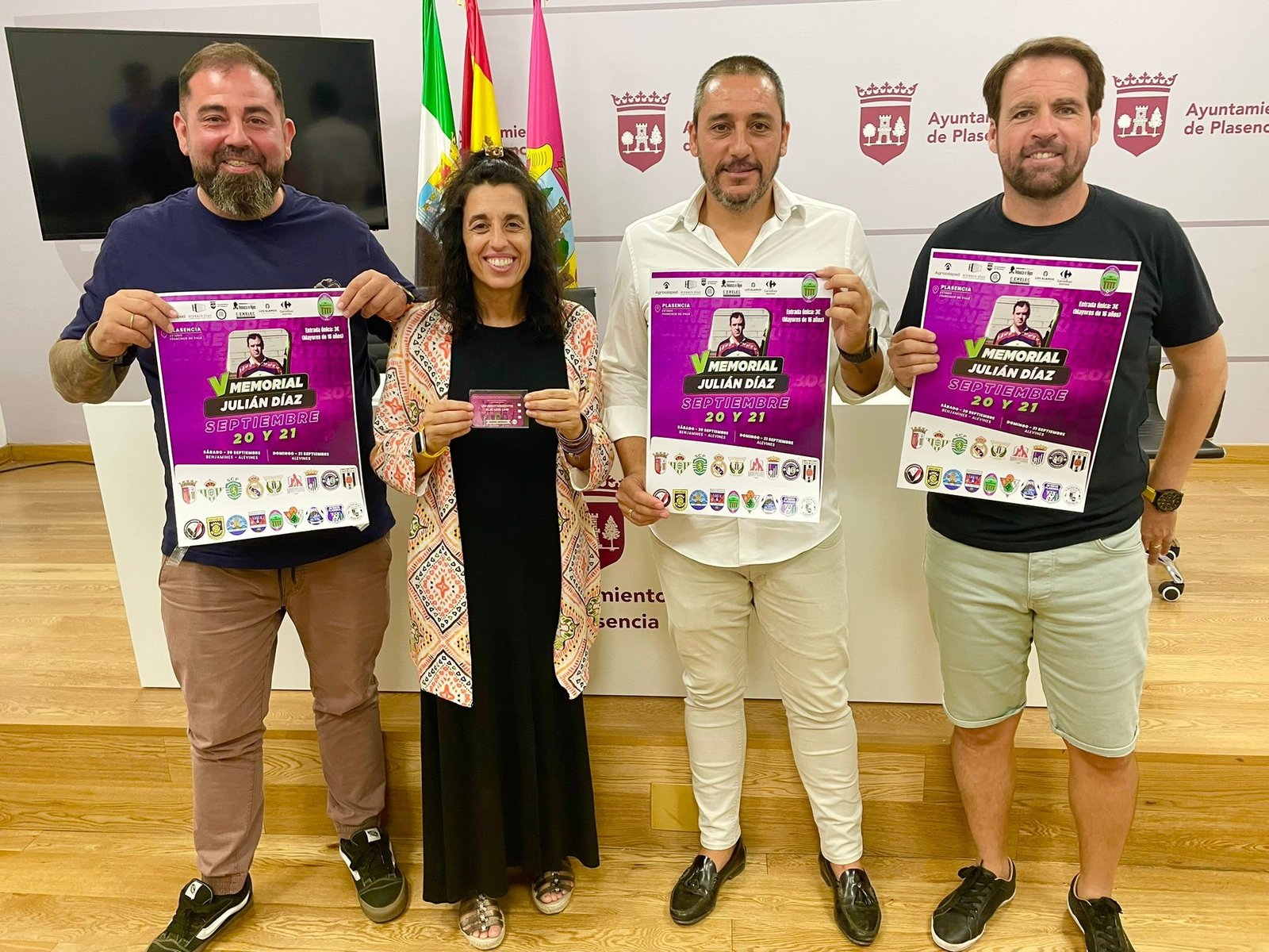 Plasencia alberga el V Memorial Julián Díaz con la participación de 24 equipos y más de 350 jóvenes futbolistas.