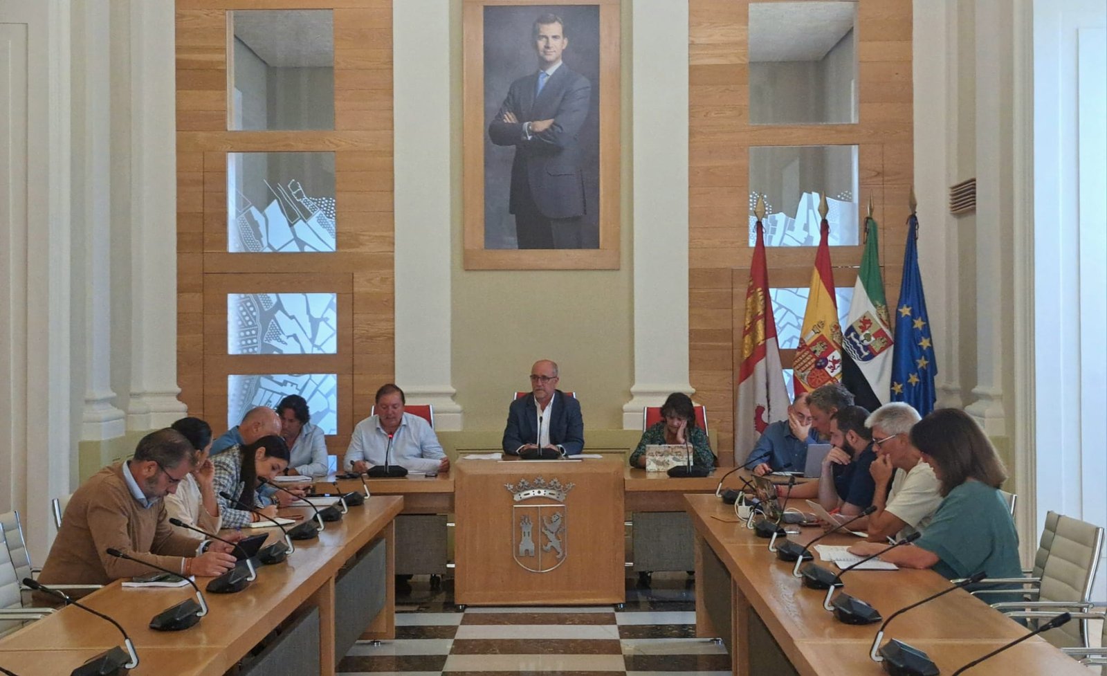 El Ayuntamiento respalda la construcción de viviendas protegidas en Cáceres