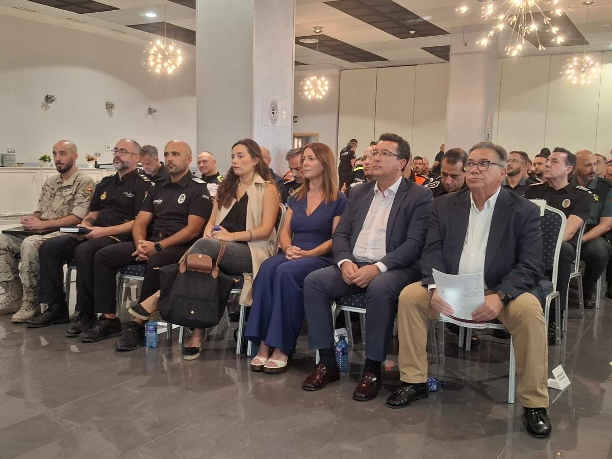 Jornada sobre el uso de drones en la actividad policial en Almendralejo