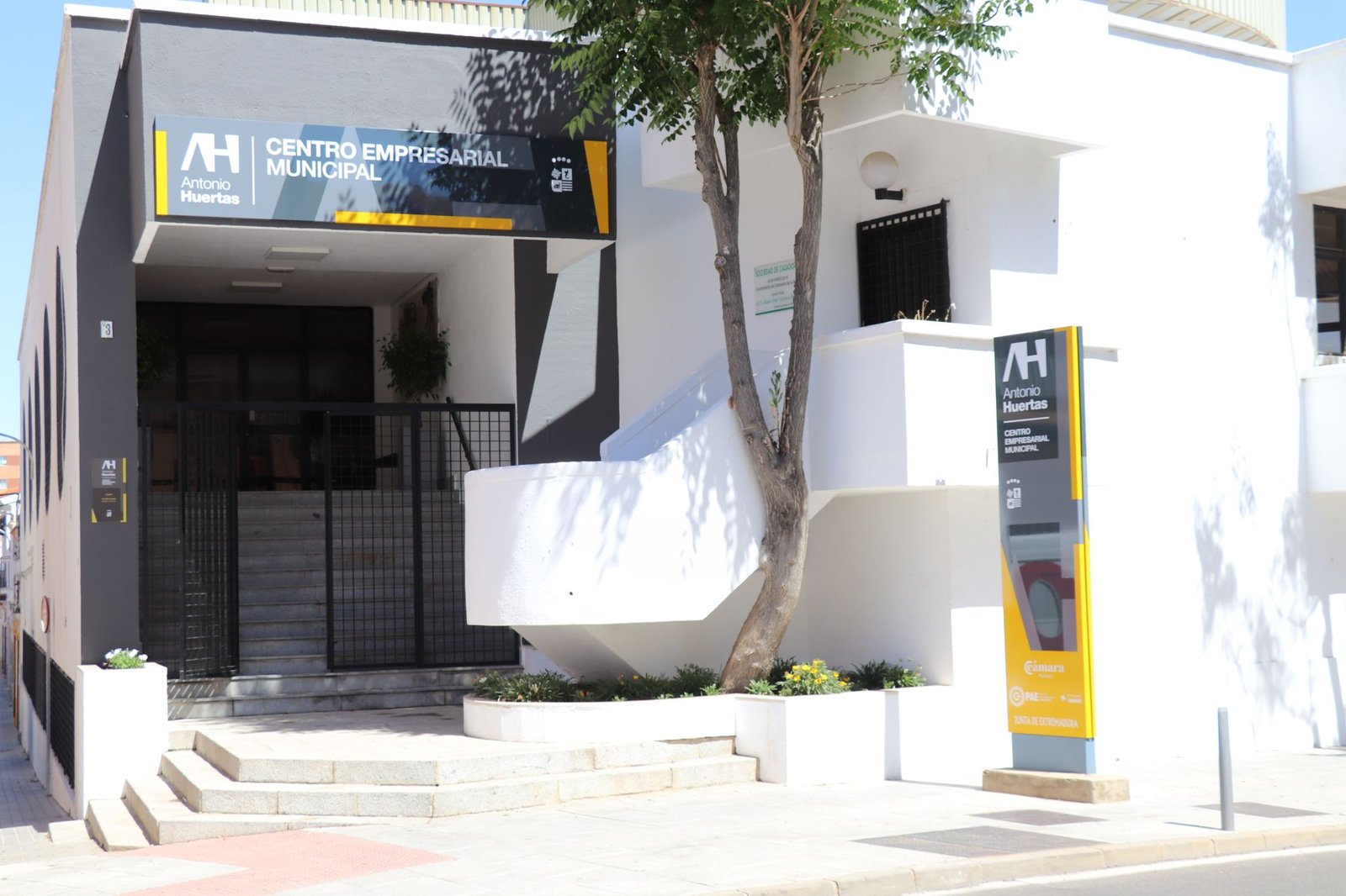 Último día para solicitar ayudas a la modernización de establecimientos comerciales, hosteleros y de servicios. Contacta con la concejalía de Comercio y Desarrollo Económico.