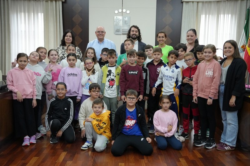 Visita al Ayuntamiento de Villanueva de la Serena por 28 alumnos del CRA La Espiga