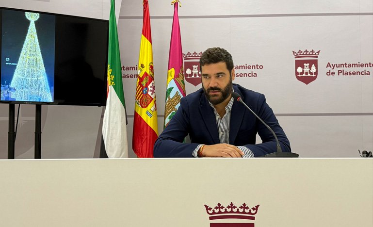 El encendido de las luces navideñas de Plasencia será el 5 de diciembre. ¡No te lo pierdas! 🎄🌟.