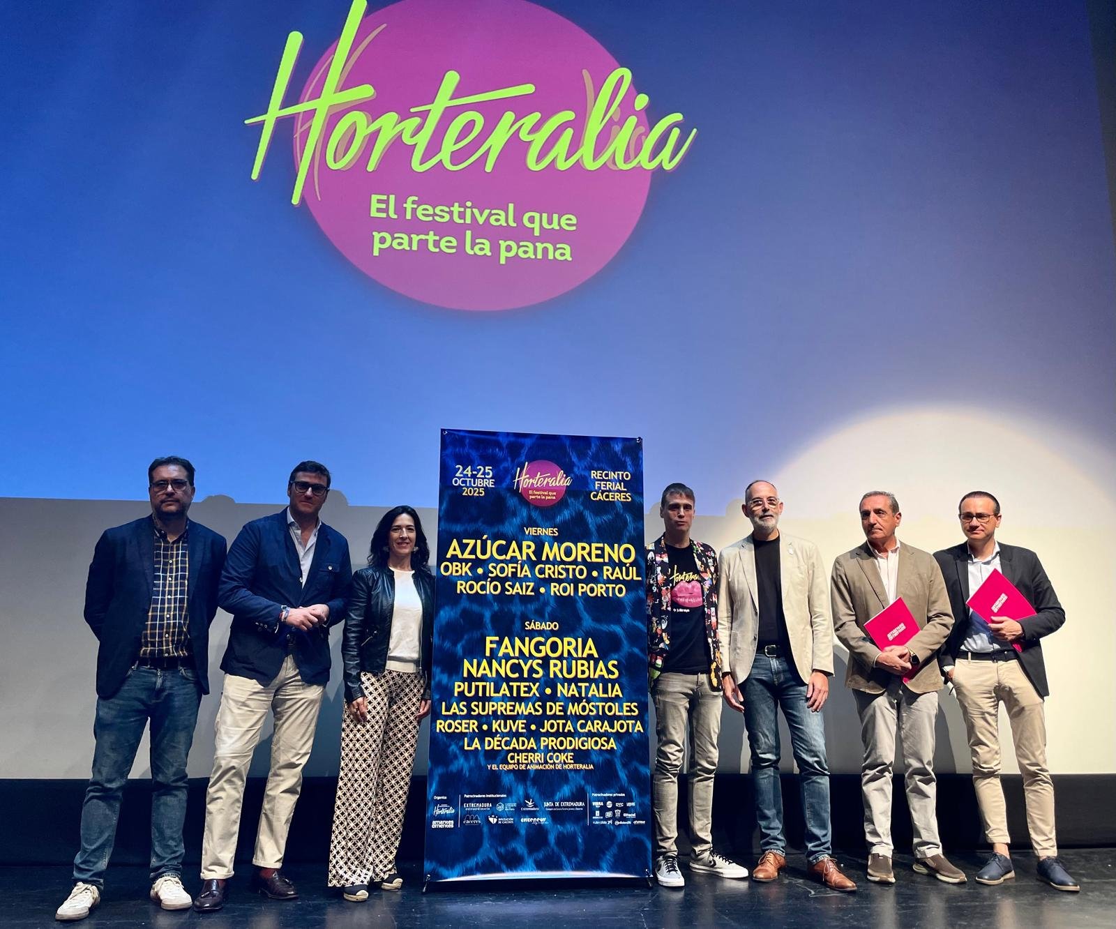 Celebran la importancia de Horteralia en Cáceres como parte de los festivales en español. Se llevará a cabo el viernes 24 y sábado 25 en el recinto ferial, con un servicio especial de autobús desde el parque José María Saponi.