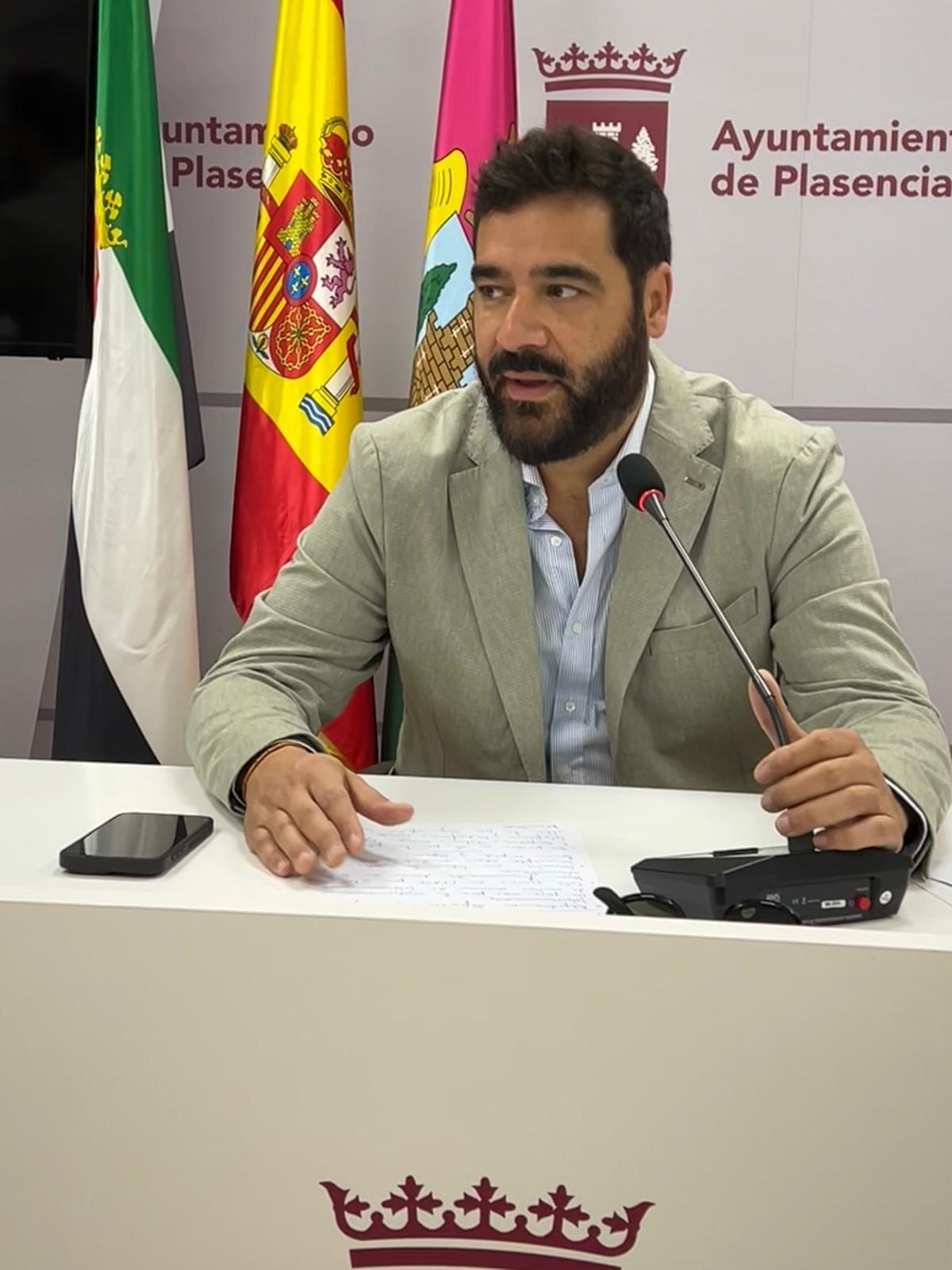 El Ayuntamiento de Plasencia elige a Vodafone para el nuevo contrato de telecomunicaciones con un ahorro del 55%