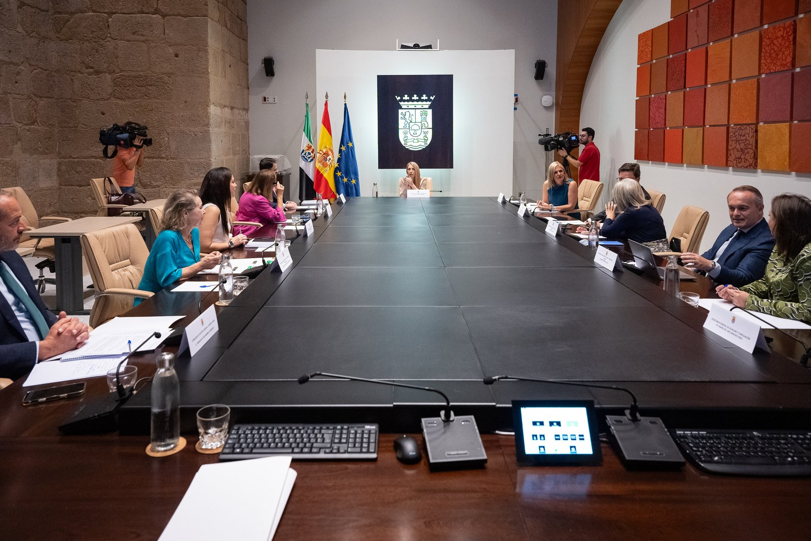 La Junta de Extremadura otorgará ayudas de hasta 10.000 euros para la compra de viviendas protegidas.
