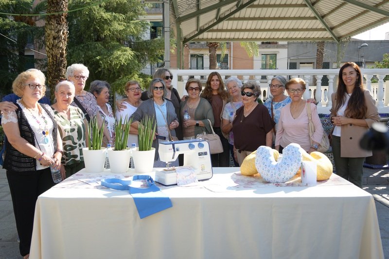 La alcaldesa Ana Belén Fernández asiste al primer aniversario del centro residencial El Colono de Zurbarán