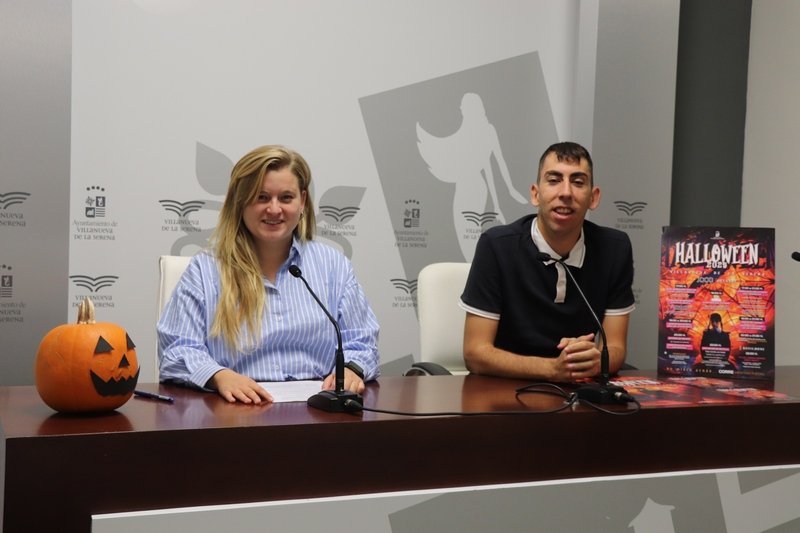 La alcaldesa Ana Belén Fernández asiste a la jornada “Presente y futuro empresarial comarcal” que organiza APYME