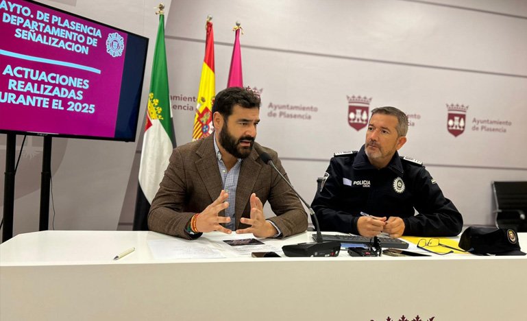 El Ayuntamiento de Plasencia promueve la seguridad vial con una nueva campaña de señalización y la iluminación de pasos de peatones.