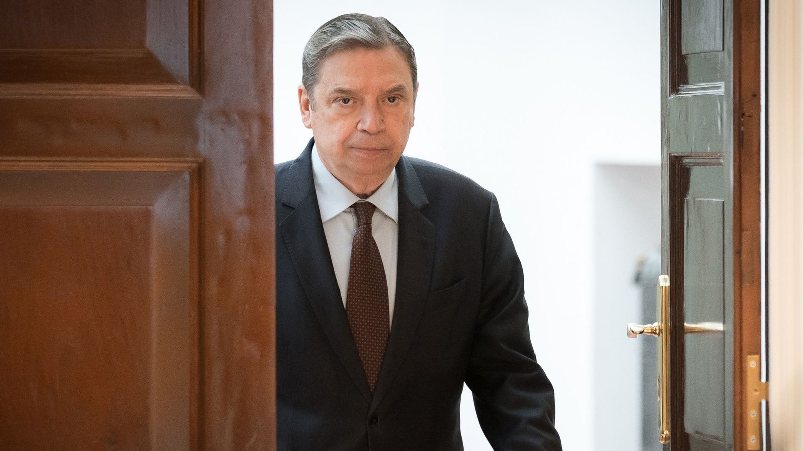 El ministro Planas advierte sobre el riesgo para exportaciones por peste porcina