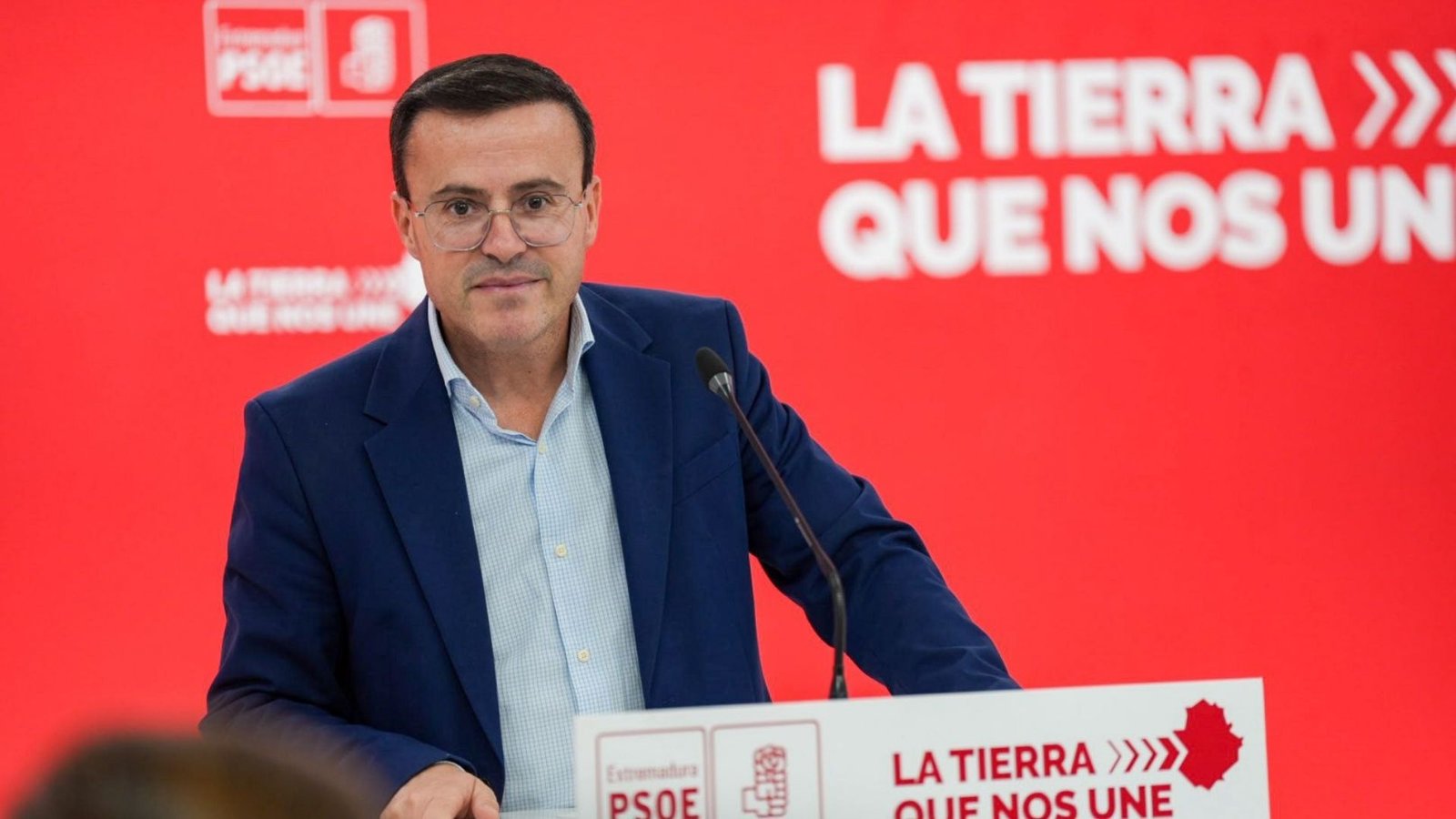 Gallardo se compromete a homologar salarios de docentes en Extremadura