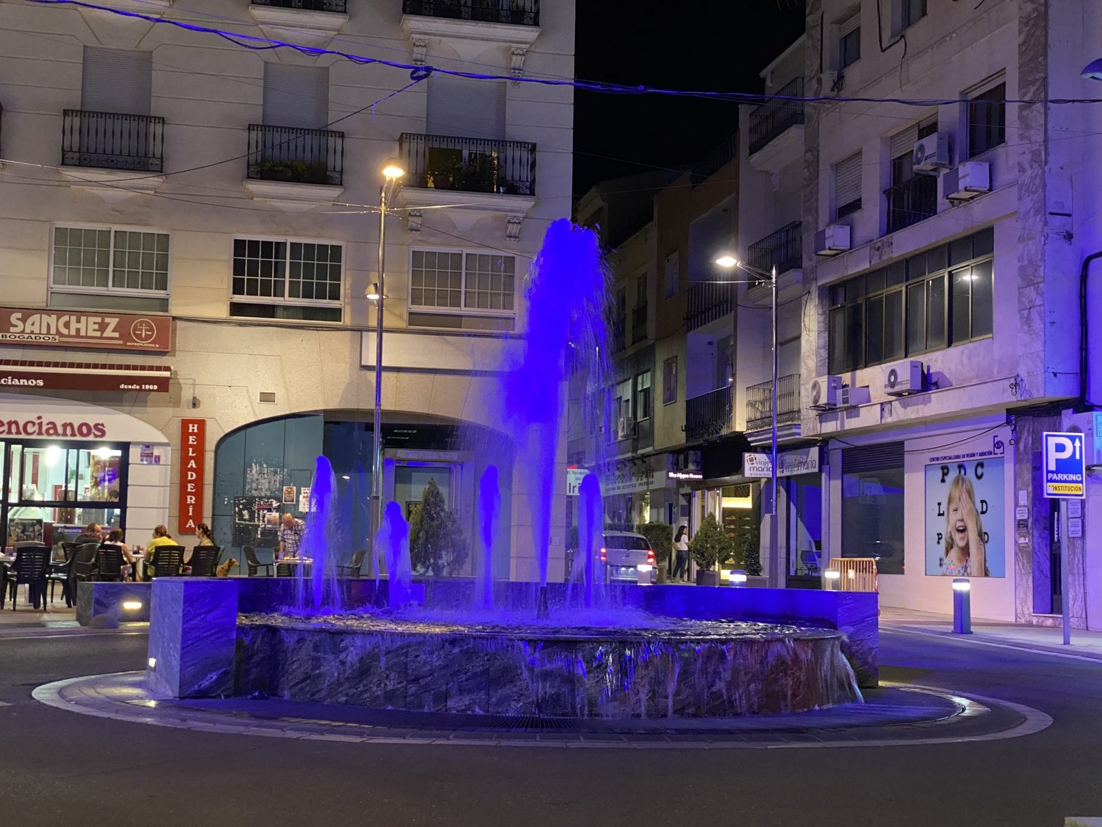 Villanueva de la Serena se ilumina de azul por el Día Mundial de la Diabetes