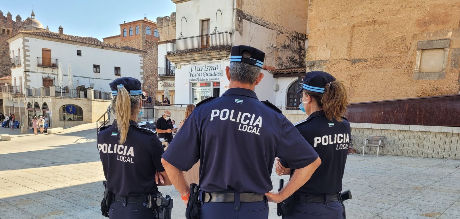La labor de la policía local de Cáceres durante la DANA de Valencia será reconocida en Paiporta.