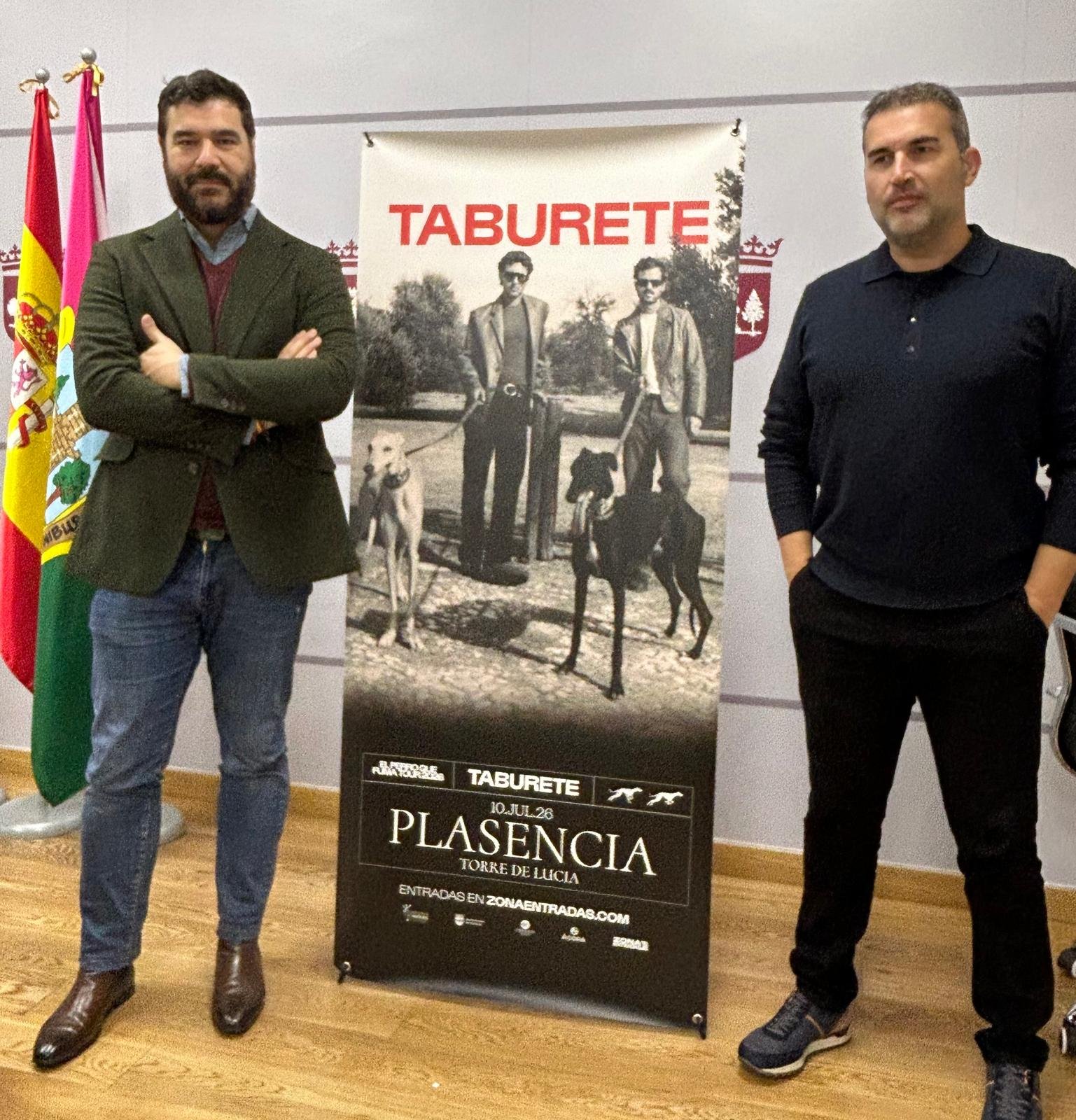 Taburete encabezará el Esencia Festival el 10 de julio en Torre Lucía con su nuevo álbum «El perro que fuma». ¡Entradas a la venta hoy a las 17:00 en zonaentradas.com!