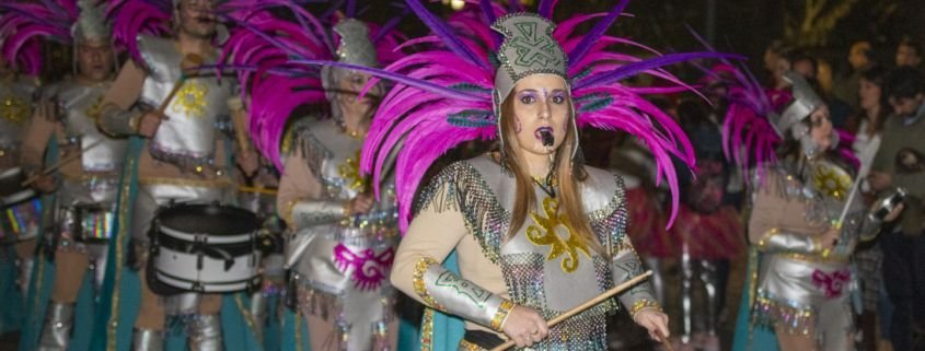 Aumentan premios y participación en el concurso del carnaval de Cáceres. Los premios del concurso de carnaval han sido aumentados tanto en su dotación como en su número con el objetivo de incentivar la participación de más personas. Esta medida se ha tomado con la finalidad de promover la creatividad y el ingenio en esta festividad tan importante para nuestra comunidad. Esperamos que este incremento motive a más personas a sumarse a la celebración y a mostrar todo su talento en el concurso de disfraces. ¡Anímate a participar y vive la magia del carnaval con nosotros!