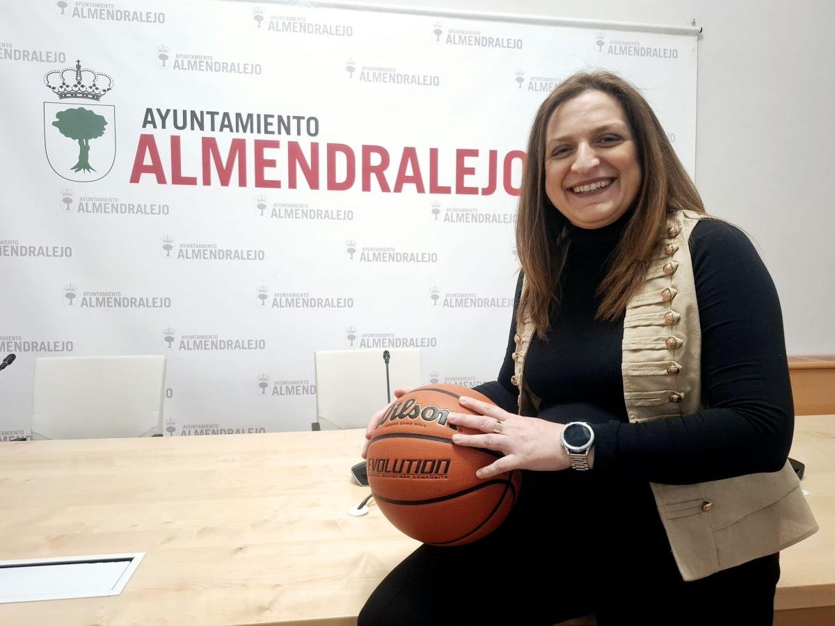 Carolina Preciado presenta las Bases Reguladoras de los Premios Almendralejo al Deporte 2026