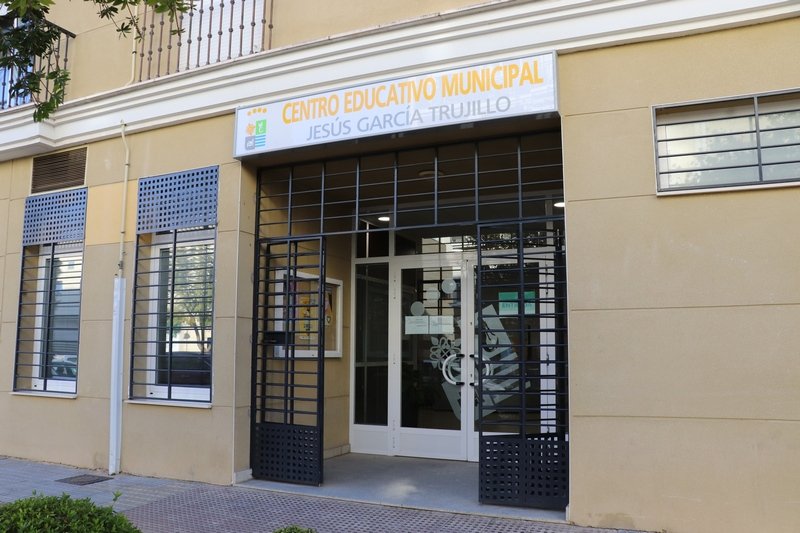 Curso gratuito de «Aplicaciones de Ocio» para mayores de 60 años en la Universidad Popular. ¡Inscríbete ya!