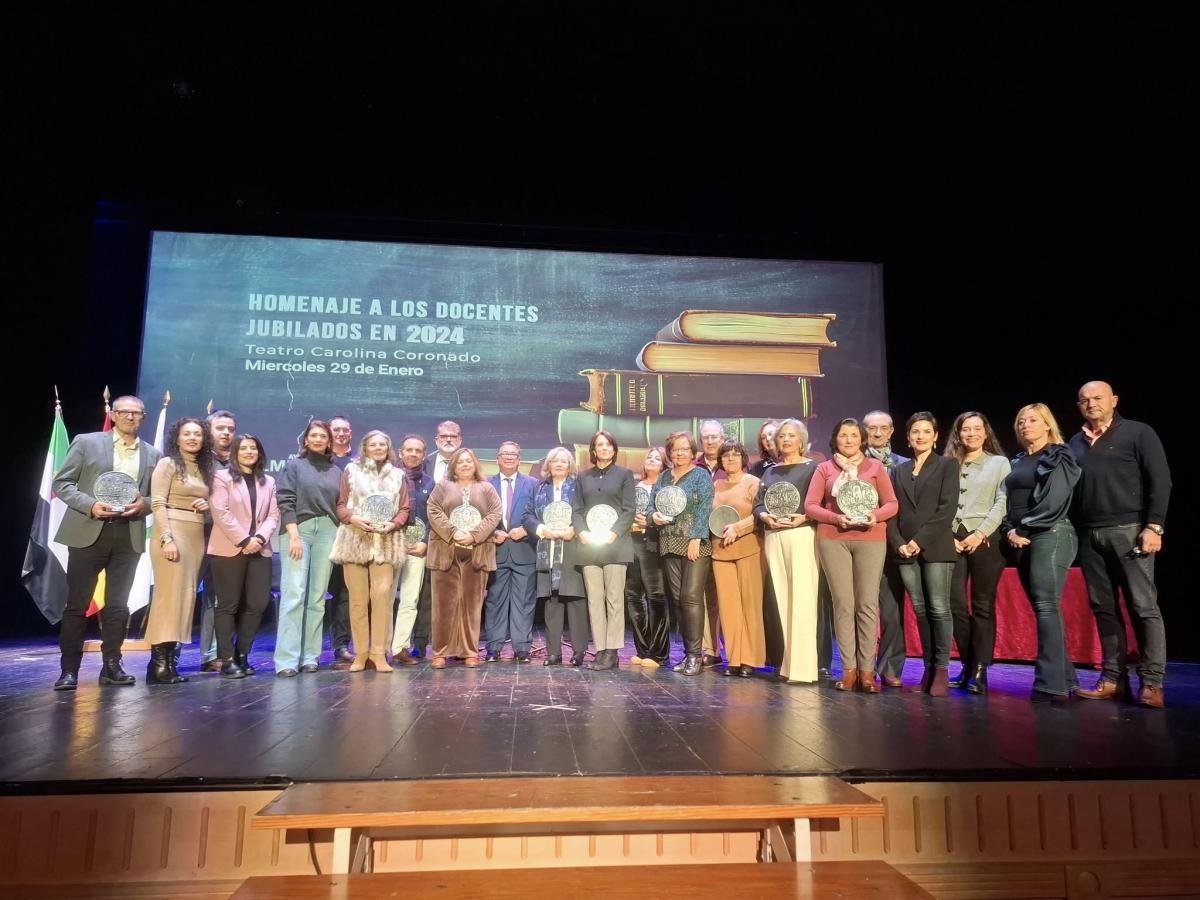 Homenaje a Docentes Jubilados el 3 de febrero en el Teatro Carolina Coronado