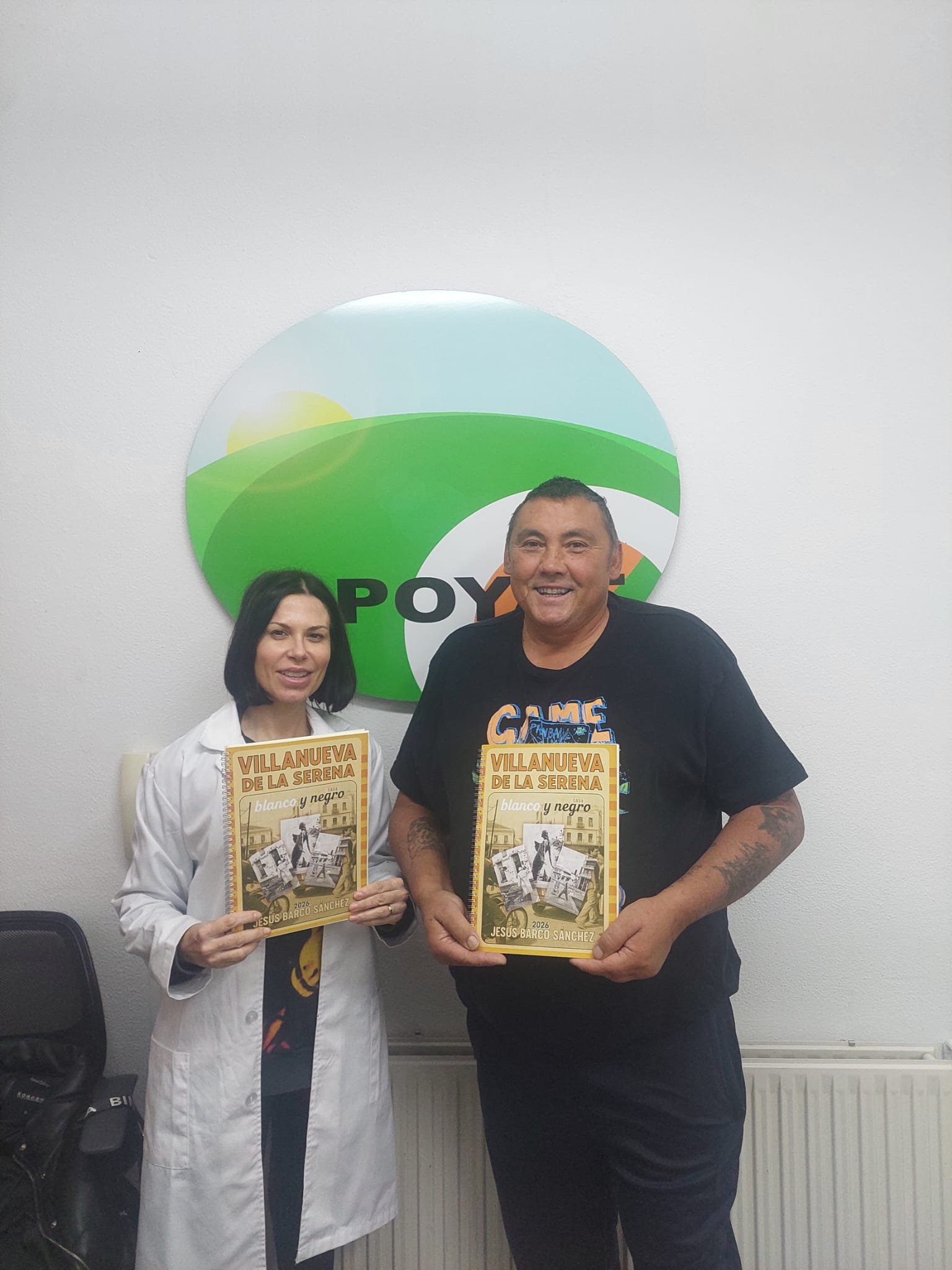 Jesús Barco publica su quinto libro, «Villanueva de la Serena blanco y negro» para apoyar a la asociación Apoyat