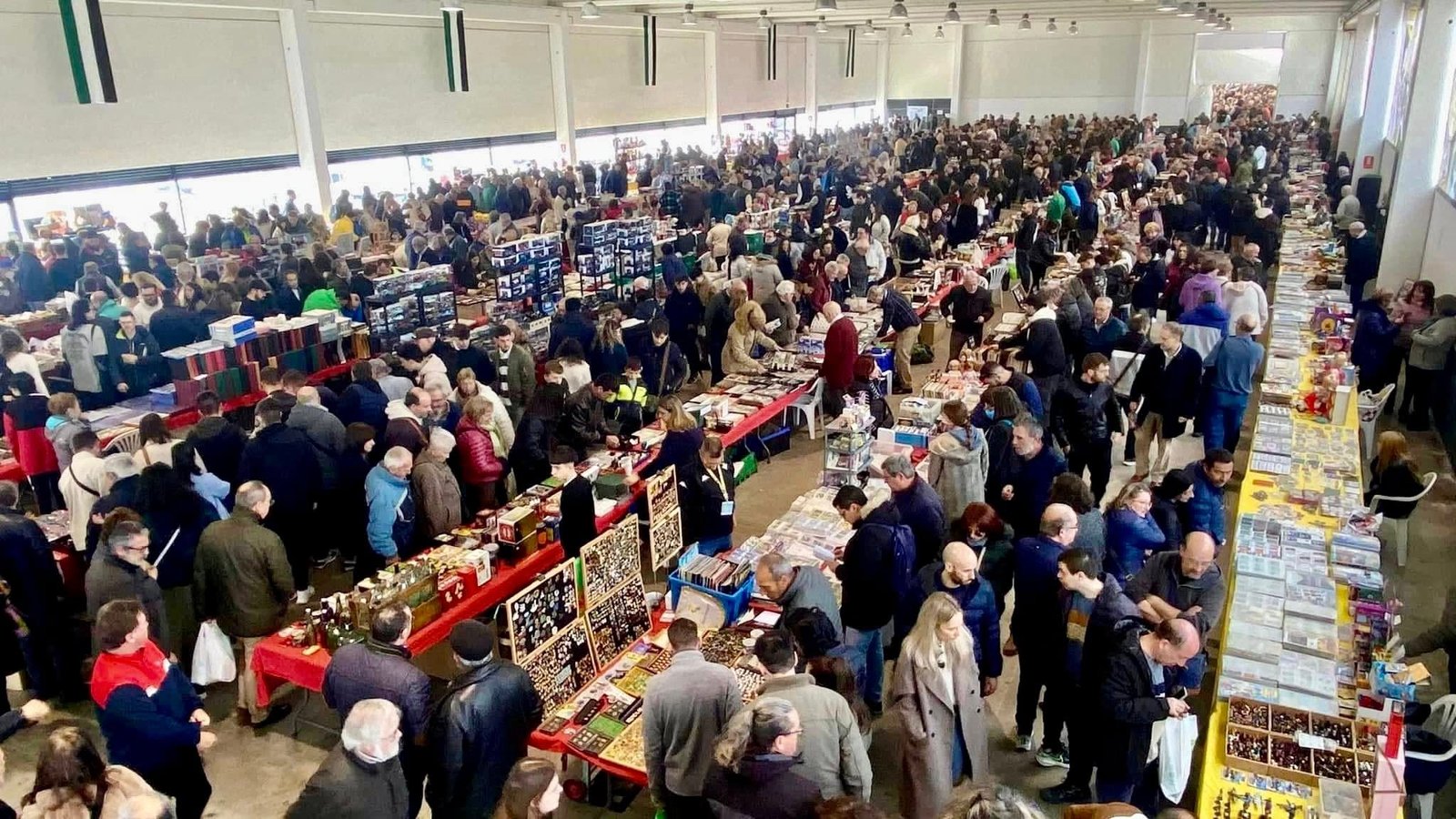 La alcaldesa recibe a un grupo de usuarias de la asociación Apoyat