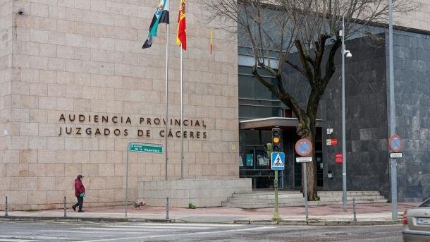 Menor condenado a seis años por apuñalar mortalmente a otro joven en Cáceres