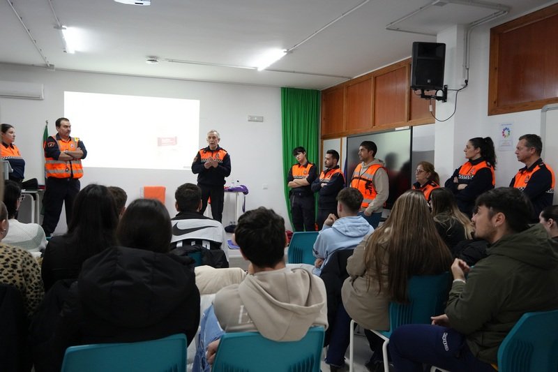 Protección Civil imparte taller de primeros auxilios en IES San José.