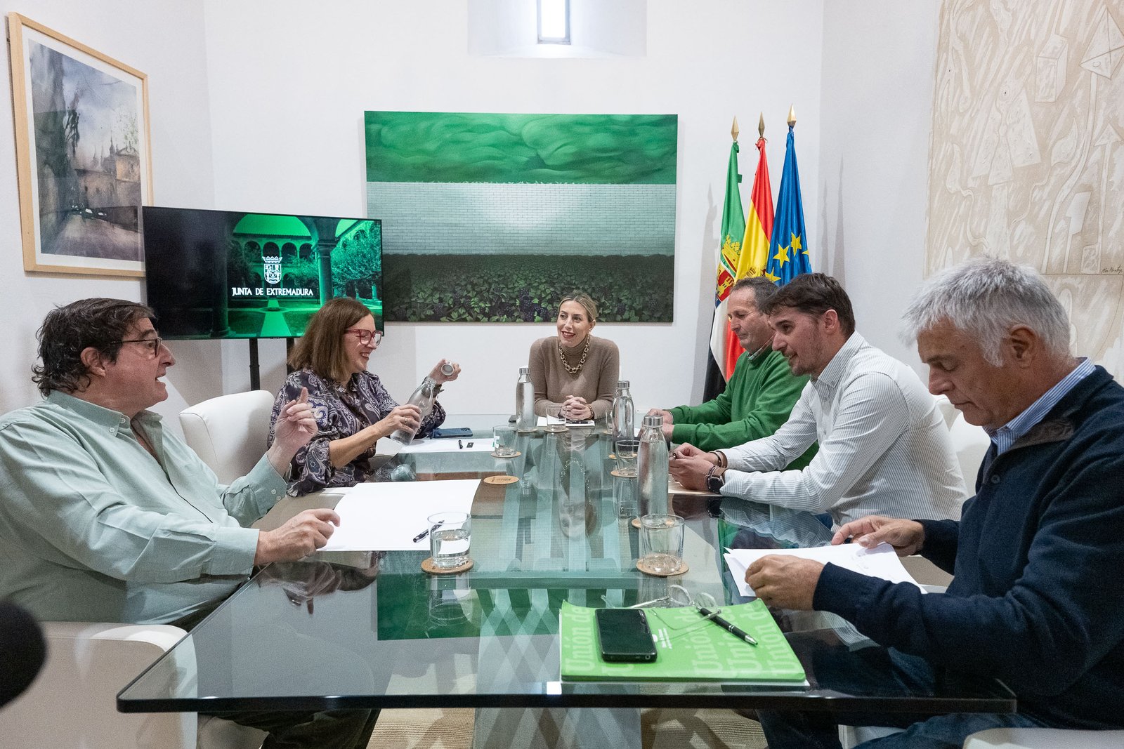 Reunión de la presidenta de Extremadura con organizaciones agrarias