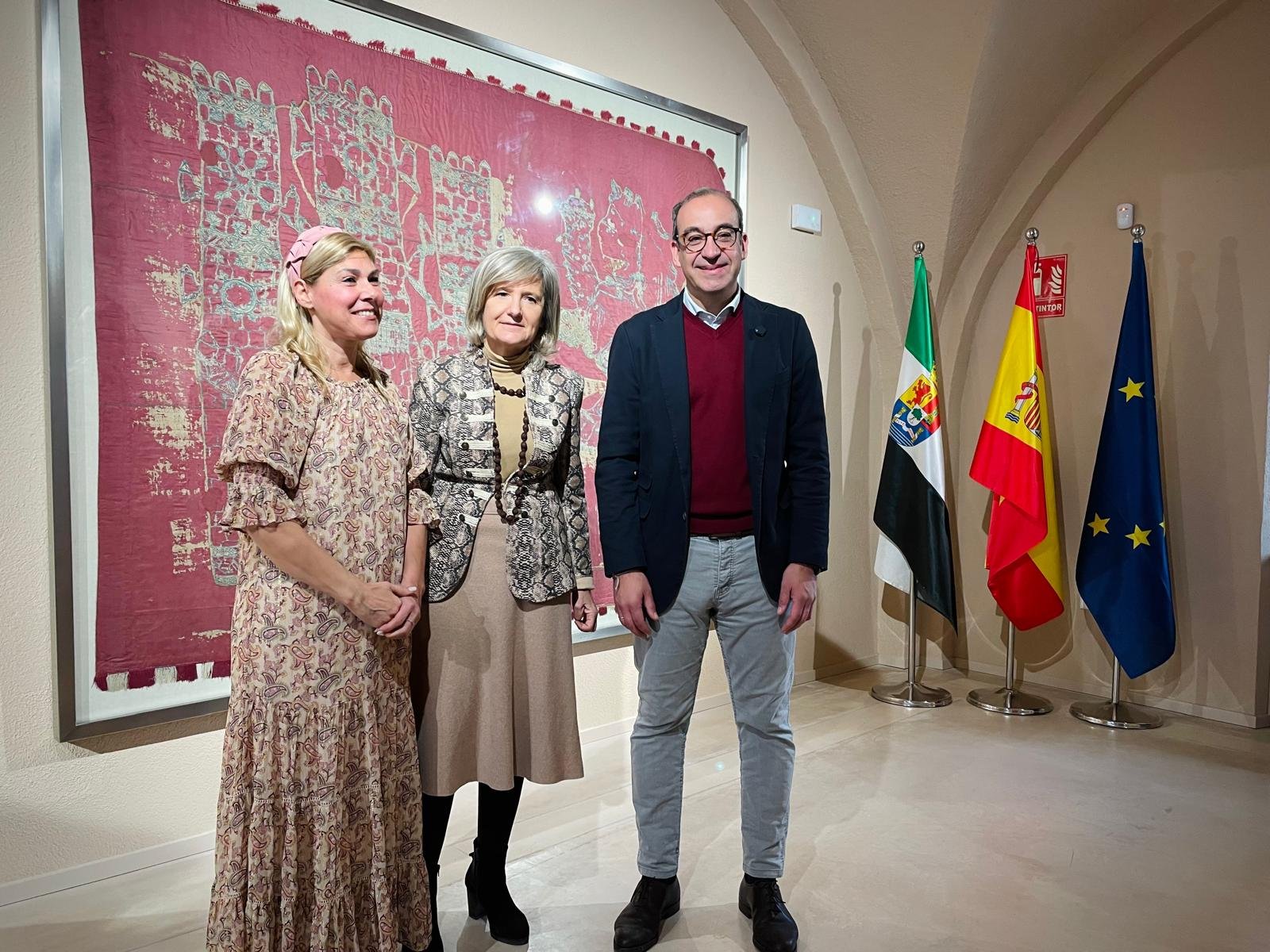 Traslado del Pendón de San Jorge al Museo de Cáceres para su exhibición