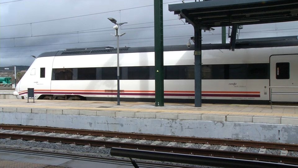 Acuerdo con Transportes: más inversión y empleo en el sector ferroviario.