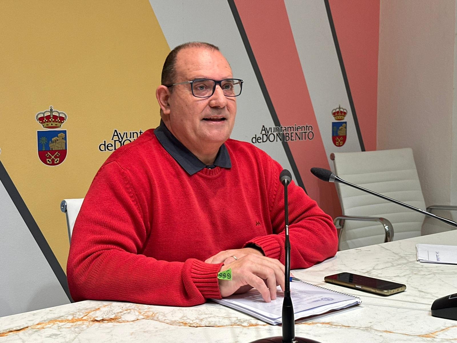 El Ayuntamiento busca nuevos espacios para atender la creciente demanda de asociaciones y servicios municipales en español.