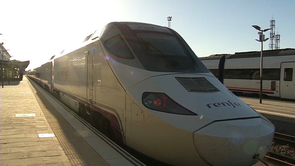 Fallece un hombre tras ser arrollado por un tren en la línea Madrid-Cáceres