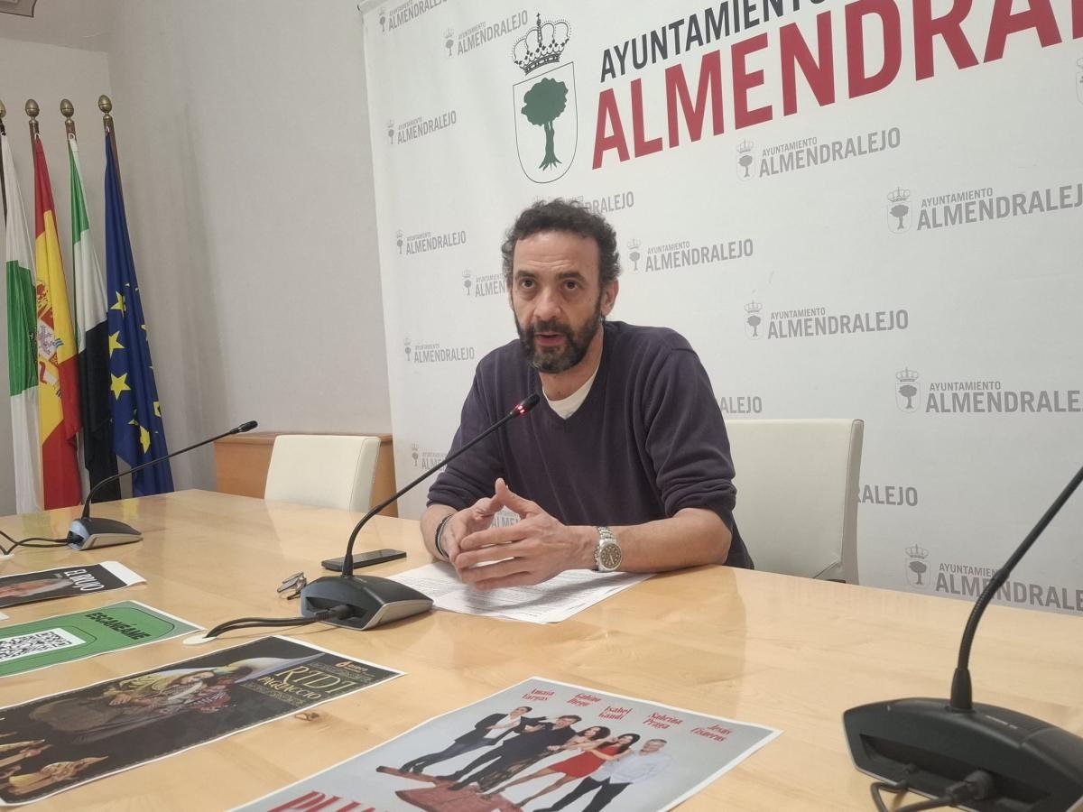 Nuevo grupo de WhatsApp para difundir cultura en Almendralejo: «Somos comunidad»