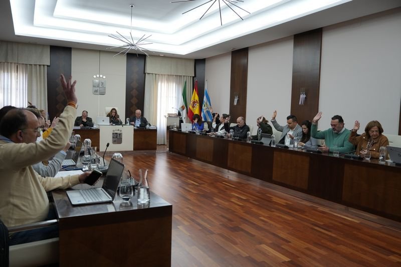 El Gobierno destina 321.809 euros para mejorar infraestructuras en Villanueva, incluyendo arreglo de caminos y mejora de iluminación.