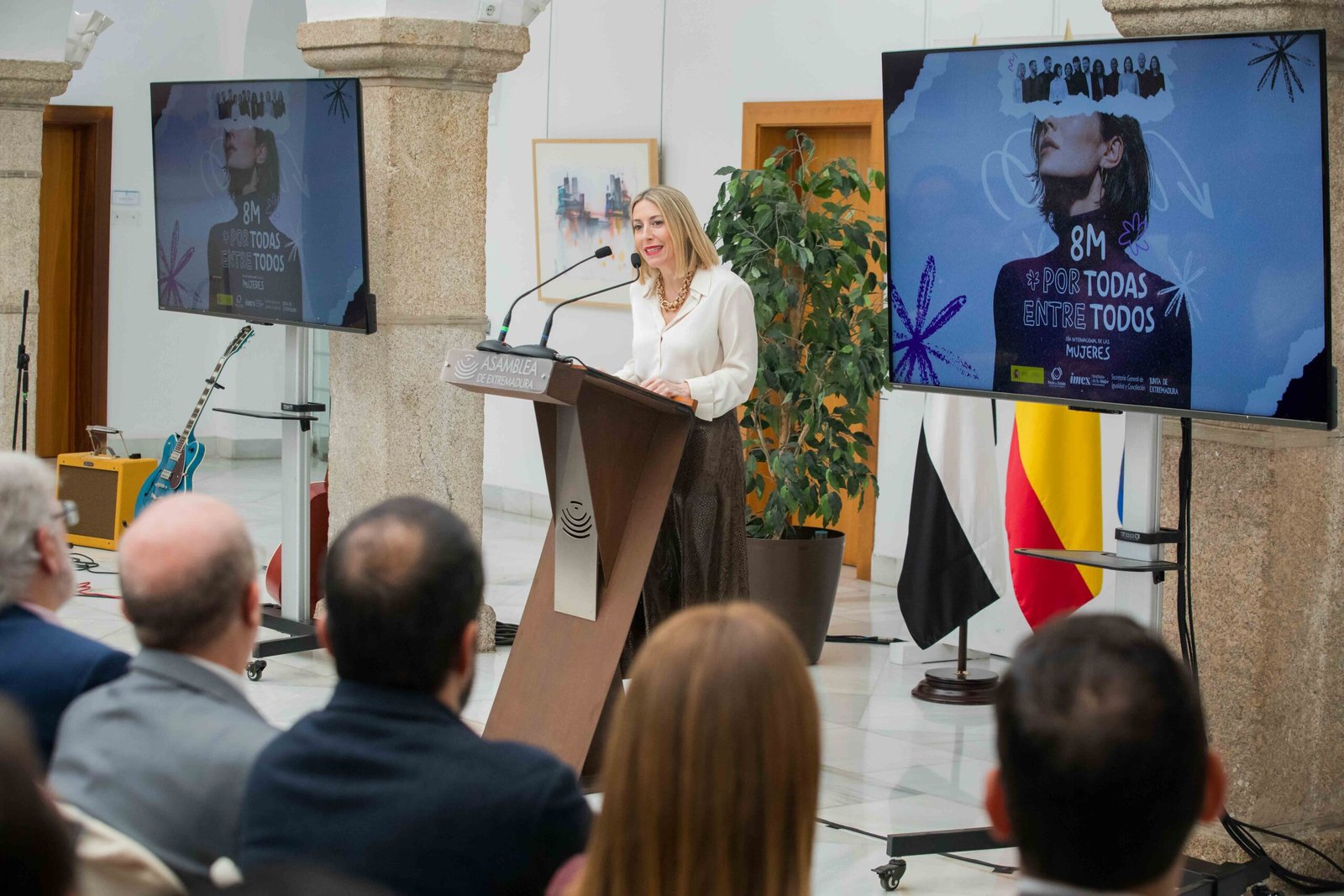 Guardiola destaca la importancia de la igualdad en Extremadura en el acto del 8M.