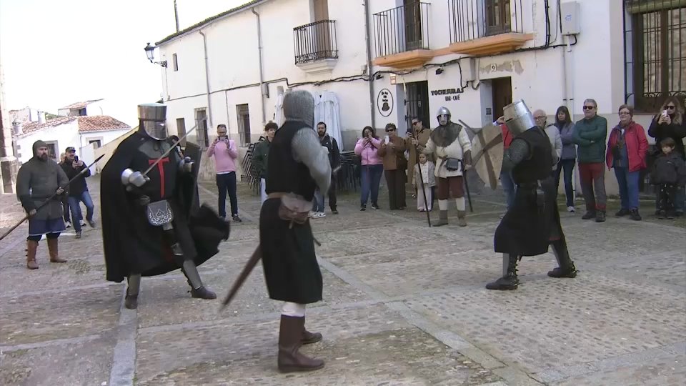Homenaje a los Primeros Fratres de Cáceres, defensores medievales.