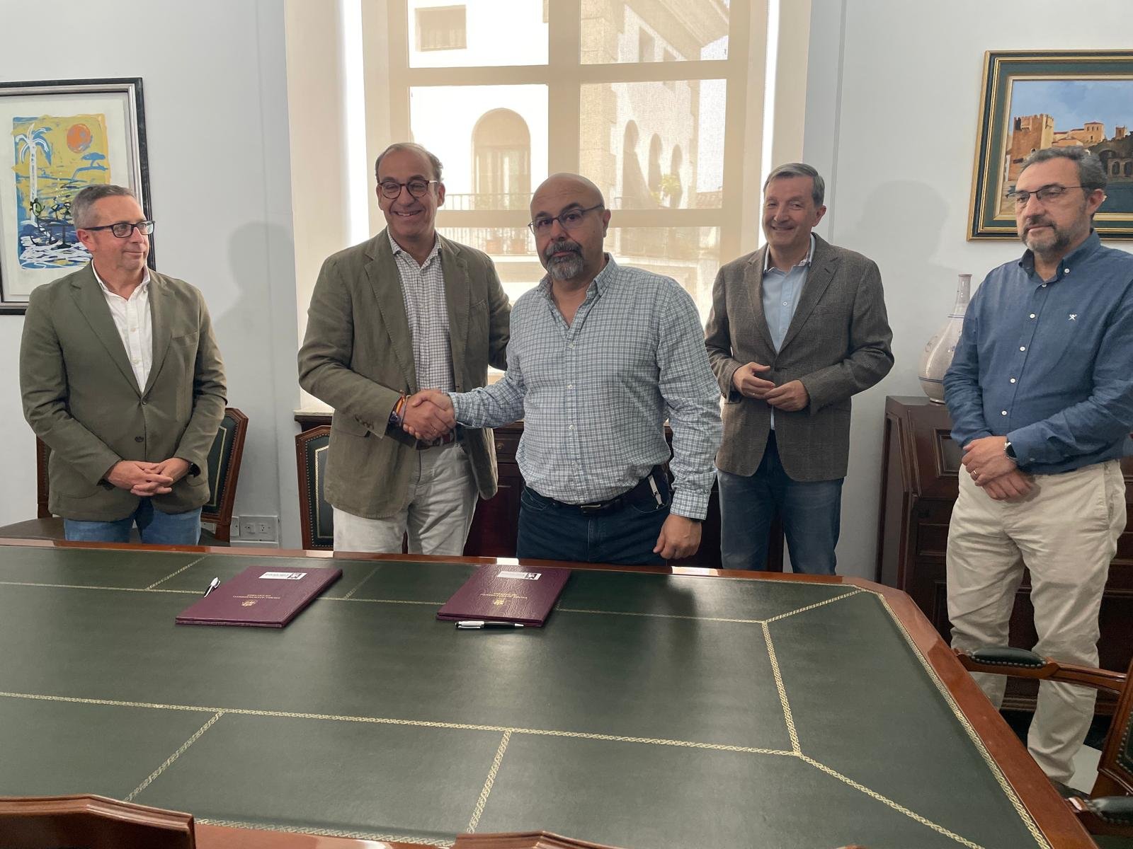 El Ayuntamiento de Cáceres mejora condiciones laborales para empleados municipales