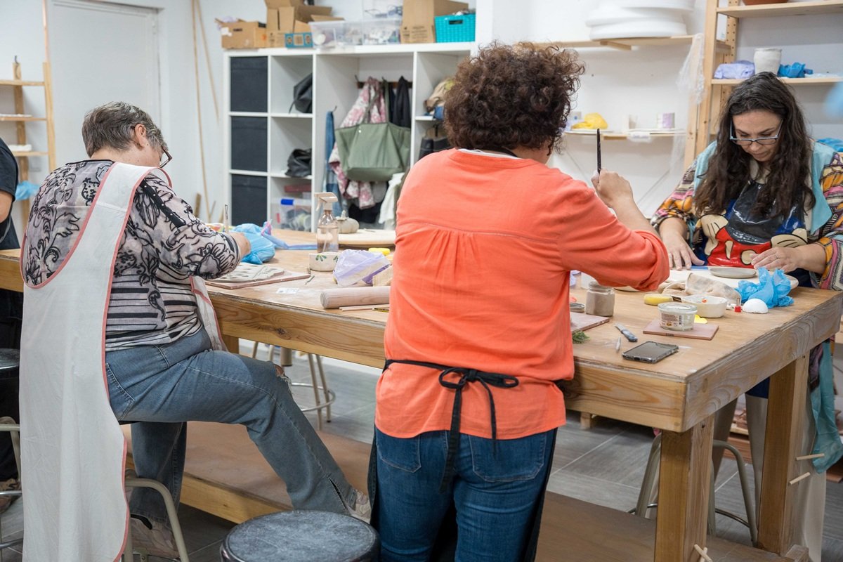 Programas de formación para emprendimiento digital y artesanía en Mérida