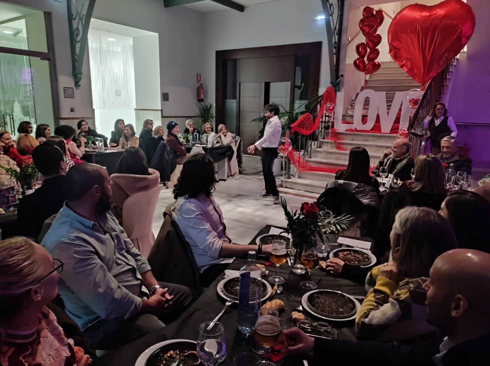 Próxima edición de «Tapas Clandestinas» el jueves 16, con inscripciones del 8 al 10 en la Oficina de Turismo. Evento gastronómico sorpresa en un lugar histórico de la ciudad. Participación por 25 euros.