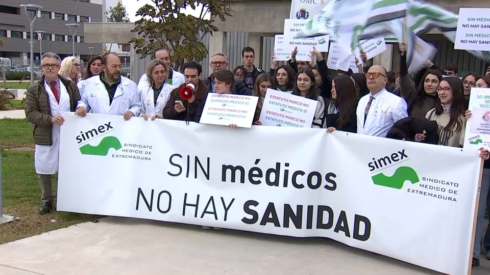Sanidad y médicos mantienen pulso sin acuerdo, pero seguirán negociando