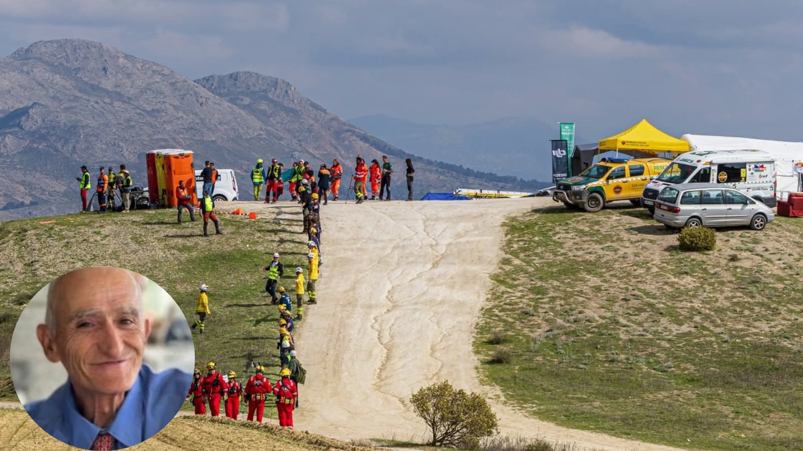 [gpt3]Redacta una versión modificada de Finaliza sin éxito la batida técnica para buscar a José Antonio en español, respetando el contexto de Jarandilla de la Vera vuelve a ser este fin de semana el escenario de una intensa batida para localizar a José Antonio, el hombre de 74 años desaparecido desde la noche del Jueves Santo. Se trata, en esta ocasión, de una búsqueda más técnica y especializada, alejada de los operativos masivos realizados en días anteriores, y centrada en peinar de forma minuciosa el entorno más cercano al municipio.

El dispositivo arrancaba a las 9:00 horas y se ha extendido toda la jornada, con el objetivo de aprovechar al máximo las horas de luz. Sin embargo, ha finalizado sin éxito. Por lo tanto, la búsqueda se retomará este domingo a la misma hora, con previsión de finalizar sobre las 17:00 horas.

En total, participan unas 40 personas en el operativo, llegadas desde distintos puntos del país como Granada, Valencia, Valladolid, Segovia, Badajoz o Cáceres, coordinadas por la Asociación de Guardias Civiles Solidarios y la Unidad de Salvamento y Rescate.

El director del operativo, José Cabrera, explica que la batida se centrará en la zona cercana al último punto donde una cámara de seguridad captó a José Antonio, en las inmediaciones de un hotel. “Iremos avanzando poco a poco por la zona donde apareció el mechero y hacia el pueblo siguiente. El mechero se encontró en un cruce de caminos y está pendiente de analizar restos biológicos, por lo que batiremos especialmente ese entorno”, detalla.



Drones y perros de búsqueda

El despliegue combina tecnología y equipos especializados. Hay un grupo a pie, dos equipos de drones que realizarán levantamientos fotográficos del terreno, tres perros de búsqueda entrenados tanto en la localización de personas vivas como de cadáveres y restos óseos, y cuatro personas con detectores de metales, para rastrear posibles objetos personales como llaves, cartera o teléfono móvil.

El piloto de dron Alfonso Blanco, llegado desde Valladolid, explica que su trabajo consiste en “hacer diferentes fotografías que luego se unen con un software para crear una panorámica detallada del terreno”, apoyando así a la unidad canina desplazada desde Cuéllar (Segovia). Por su parte, Albano Quintanilla, guía canino, señala que “el trabajo de los perros se basa en el olor, tenemos olores de referencia y nuestra misión es descartar zonas”.



El uso de la tecnología móvil es otro de los pilares del operativo. Todos los participantes llevan aplicaciones en sus teléfonos que permiten registrar los recorridos realizados, los llamados “tracks”, para saber con exactitud qué zonas han sido ya peinadas. La vicepresidenta de la asociación Subiendo Montañas, Alejandra Nora Puchi López, se encarga de coordinar desde el puesto de mando la logística, los avituallamientos aportados por el Ayuntamiento de Jarandilla y el control de esos recorridos. “Es fundamental para seguir descartando zonas”, subraya.

Entre los voluntarios se respira un fuerte componente emocional. Alfredo Fernández Vázquez reconoce que siente la obligación moral de participar. “Esa fotografía se me ha quedado en la cabeza y hay que buscar a José Antonio como sea”, afirma. Desde Granada ha llegado Jaime Miguel Ávila Aguilar, que trabaja con detector de metales para localizar posibles pistas que ayuden a reconstruir el recorrido del desaparecido.

«Es una pesadilla»

La familia sigue muy pendiente del operativo. María Domínguez Asensio, sobrina de José Antonio, explica que el objetivo es “encontrar cualquier rastro o pista” y reconoce que “si lo encontramos a él, sería maravilloso”. Agradece la implicación de voluntarios, Guardia Civil y Cruz Roja, pero admite que “es una pesadilla vivir esto”.



José Antonio desapareció mientras disfrutaba de unos días de vacaciones con un grupo de su centro. Desde aquella noche apenas un par de imágenes lo sitúan saliendo del pueblo, y desde entonces no se ha sabido nada más de él. Es sordo, emite sonidos pero no puede vocalizar con normalidad, por lo que no responde a llamadas. Aunque es una persona ágil, su edad, 74 años, preocupa a la familia.

Mide 1,68 metros y, en el momento de su desaparición, vestía vaqueros oscuros, camiseta o jersey de rayas azul marino, chaqueta de chándal roja con cremallera, chaleco grisáceo, gorra vaquera y zapatillas deportivas. La mayoría de sus sobrinos se encuentran estos días en Jarandilla participando activamente en la búsqueda, con la esperanza de que esta batida técnica marque un punto de inflexión.
. El título no debe incluir ningún código HTML o etiquetas como . Asegúrate de que tenga menos de 100 caracteres y no termine con un punto. No inventes.[/gpt3]