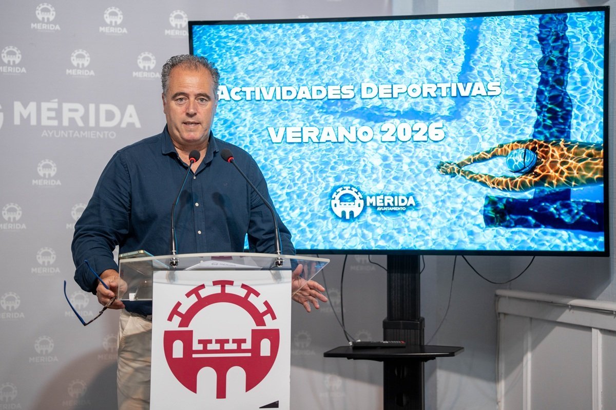 Oferta de cursos de natación y formación deportiva para el verano en el Ayuntamiento