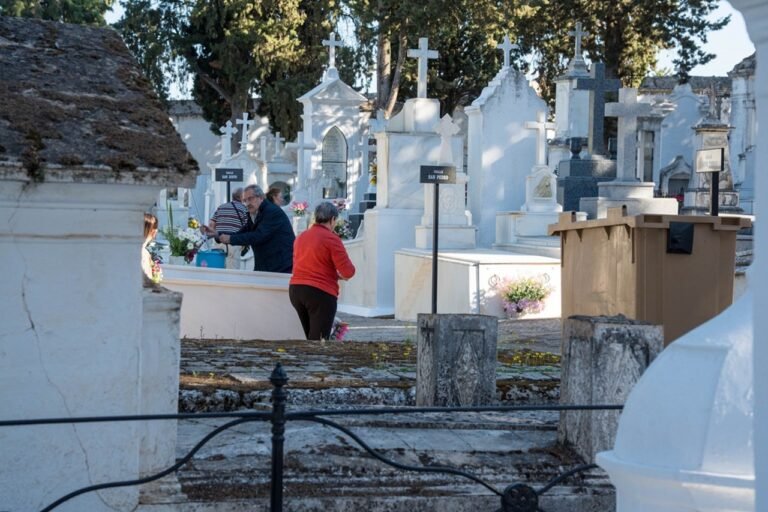 El Ayuntamiento de Mérida acondiciona el Cementerio Municipal para la festividad de Todos los Santos